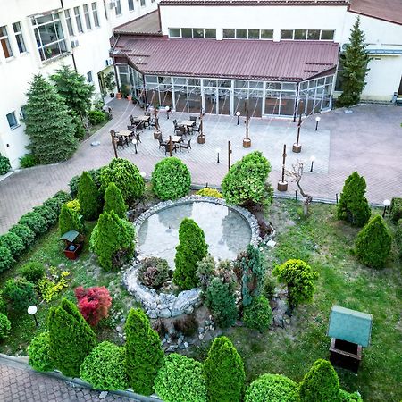 Hotel Fontana Bačka Palanka Exteriör bild
