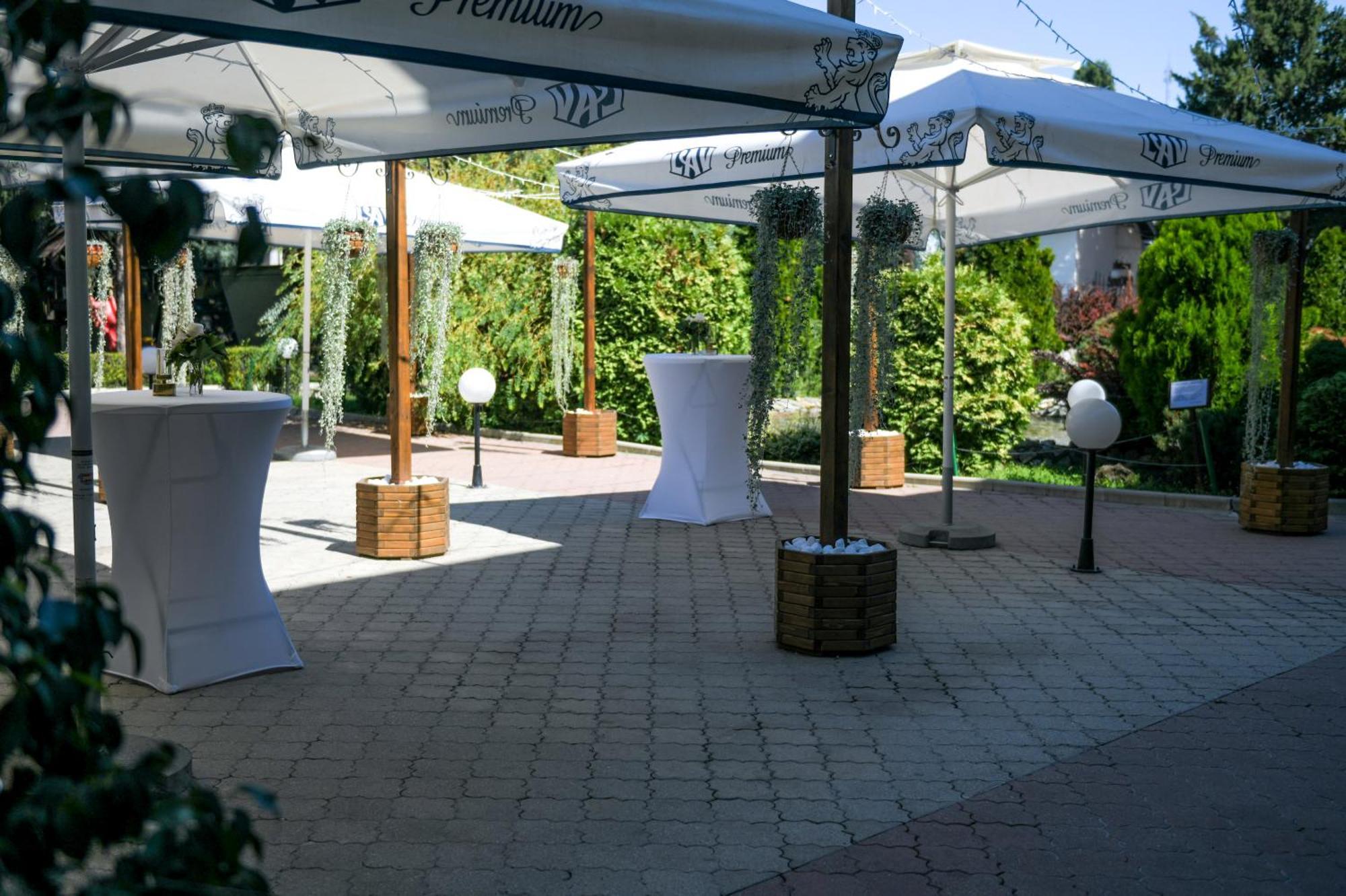Hotel Fontana Bačka Palanka Exteriör bild