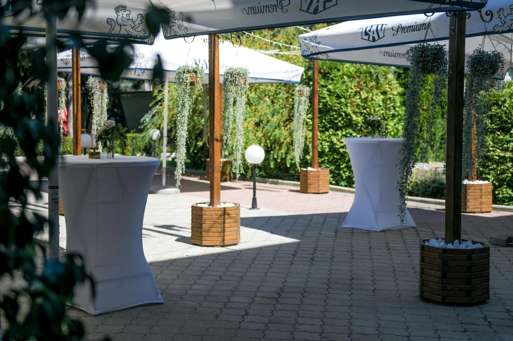 Hotel Fontana Bačka Palanka Exteriör bild